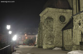 Oświetlenie wokół bazyliki w Limanowej